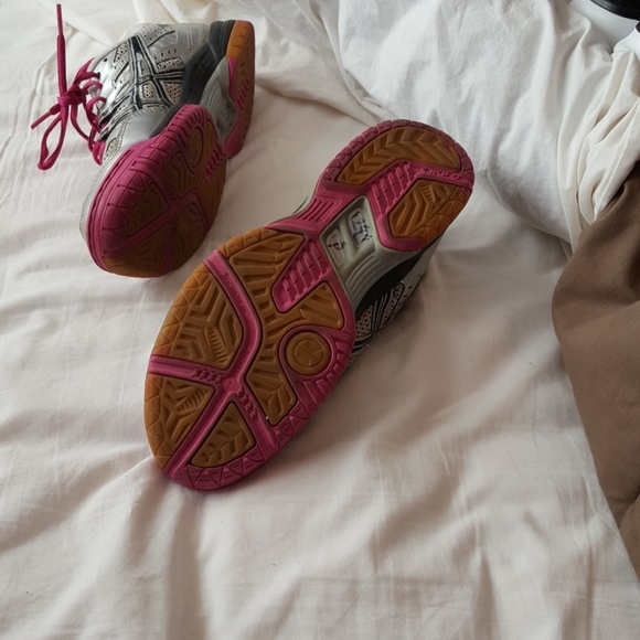 Asics size 9 sneakers - Picture 3 of 4